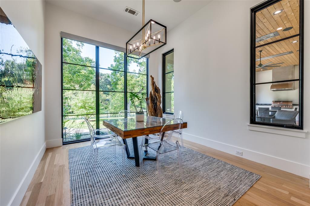 Royal Crest - Residential