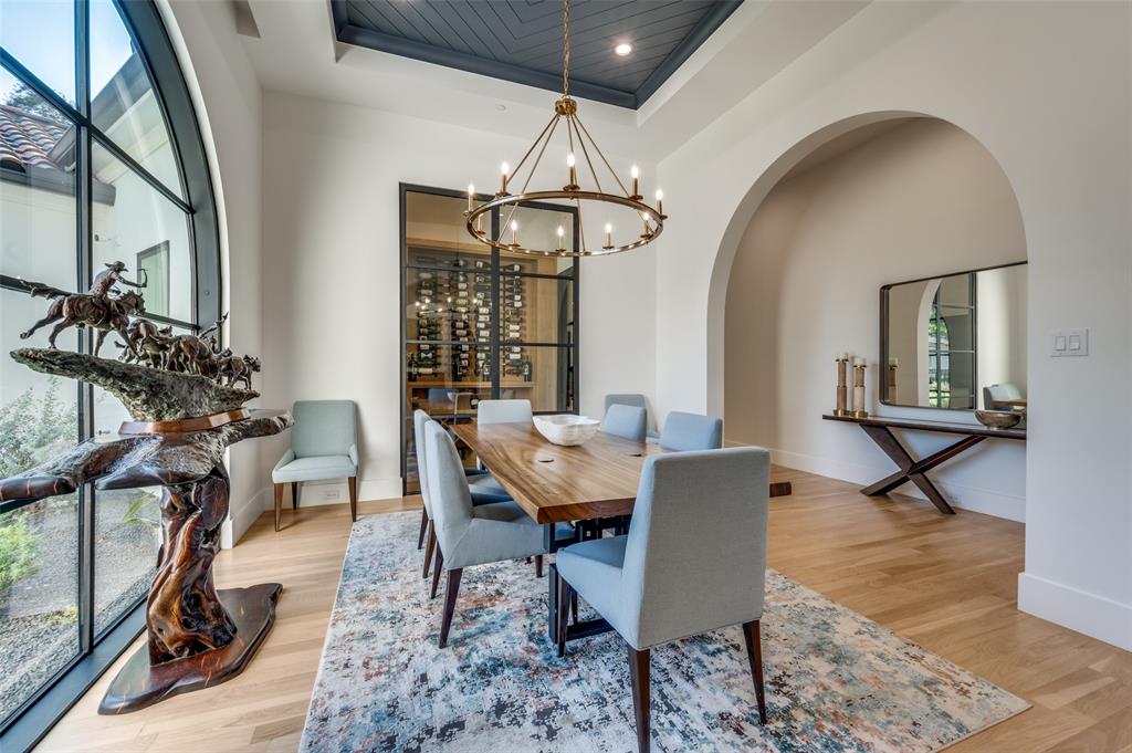 Royal Crest - Residential