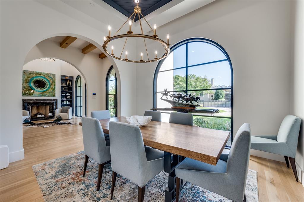 Royal Crest - Residential