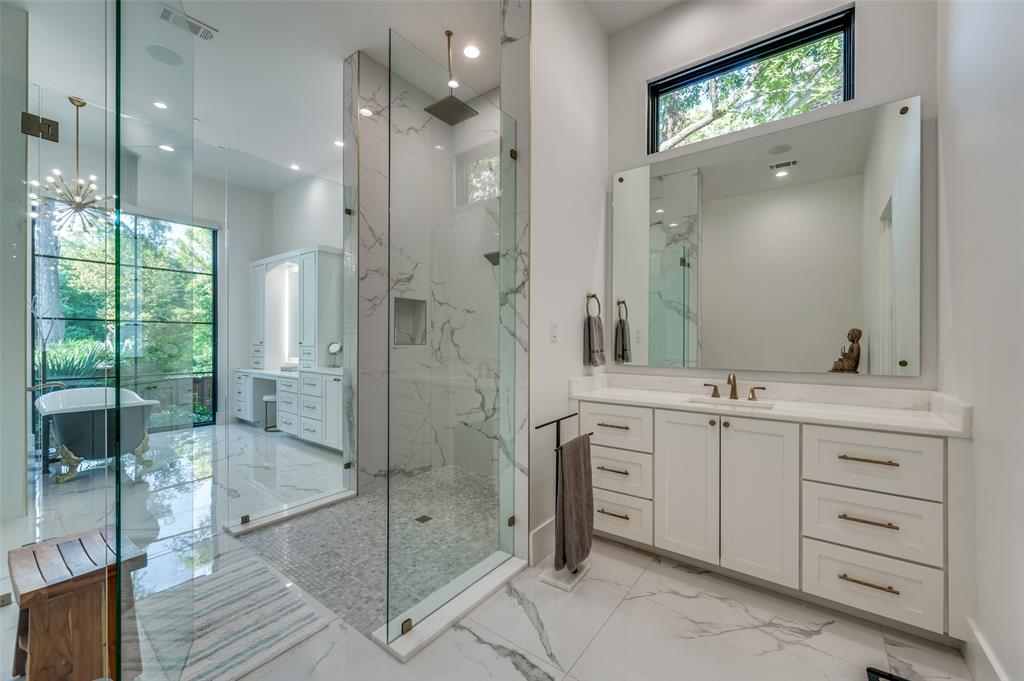 Royal Crest - Residential