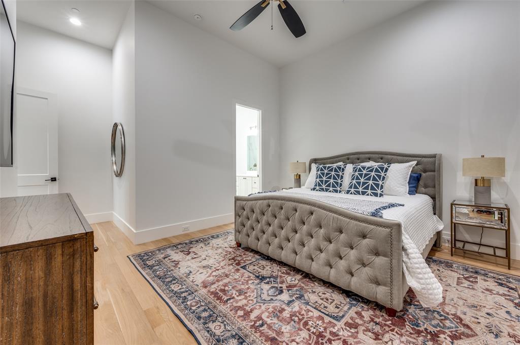 Royal Crest - Residential