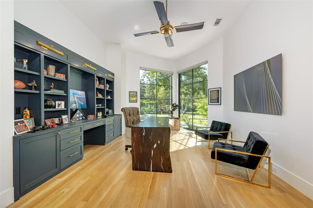 Royal Crest - Residential