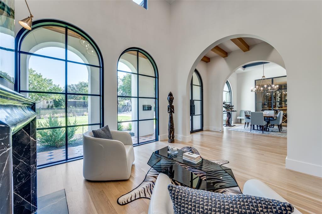 Royal Crest - Residential