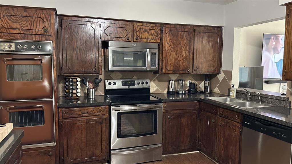 Johnston Park Add 01 Instl - Residential Lease