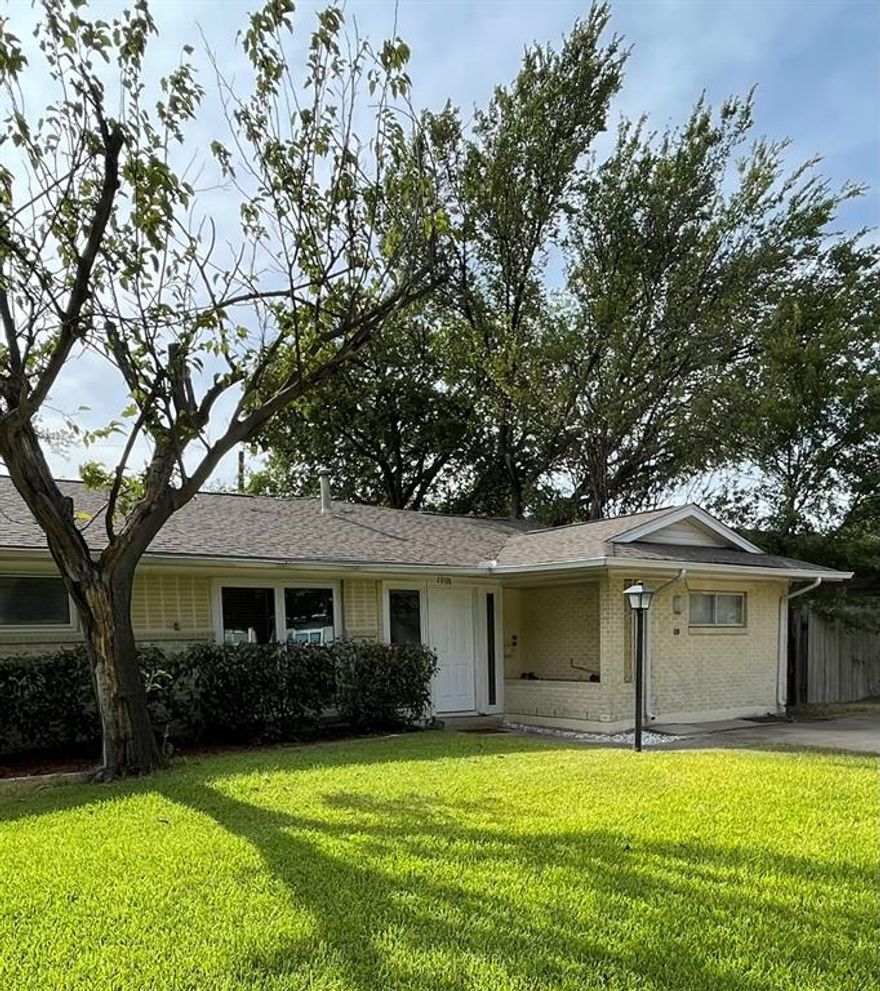 Enjoy over 2,500 square feet of living space in this rare single-story home, offering the lowest price per square foot in the area. Features include a large classic kitchen with a brand-new stainless steel dishwasher and microwave, bright and airy living areas, and a covered patio perfect for entertaining.

Located in the desirable Johnston Park neighborhood, close to parks, schools, shopping, restaurants, and major freeways. Don't miss this unbeatable value—schedule your showing today!