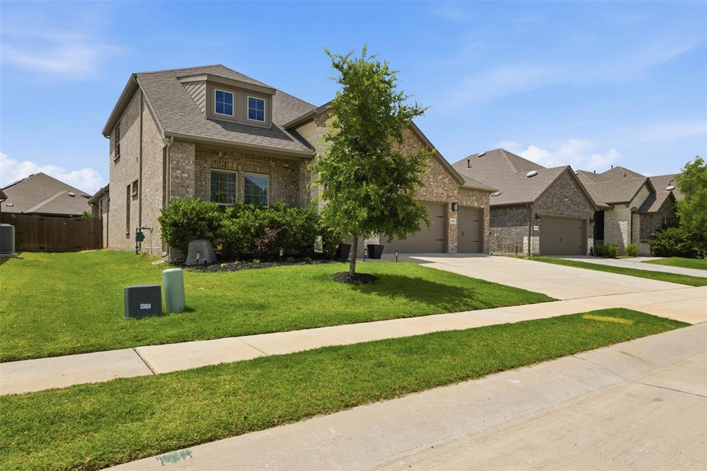 10916 Glover Lane