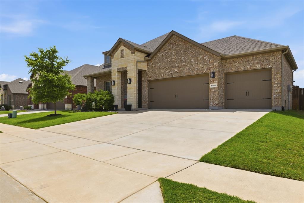 10916 Glover Lane