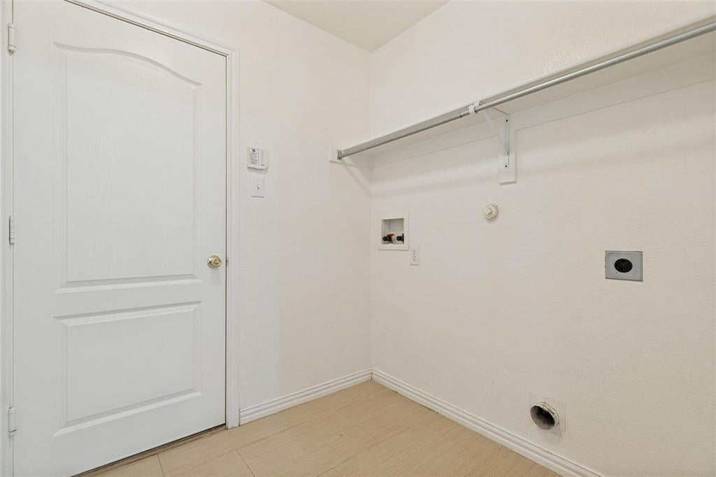 1412 Sleepy Hollow Drive