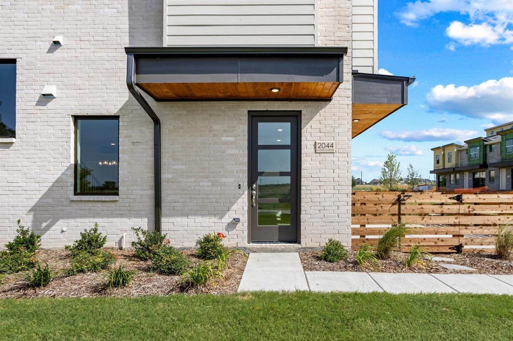 2044 Aldrich Mews