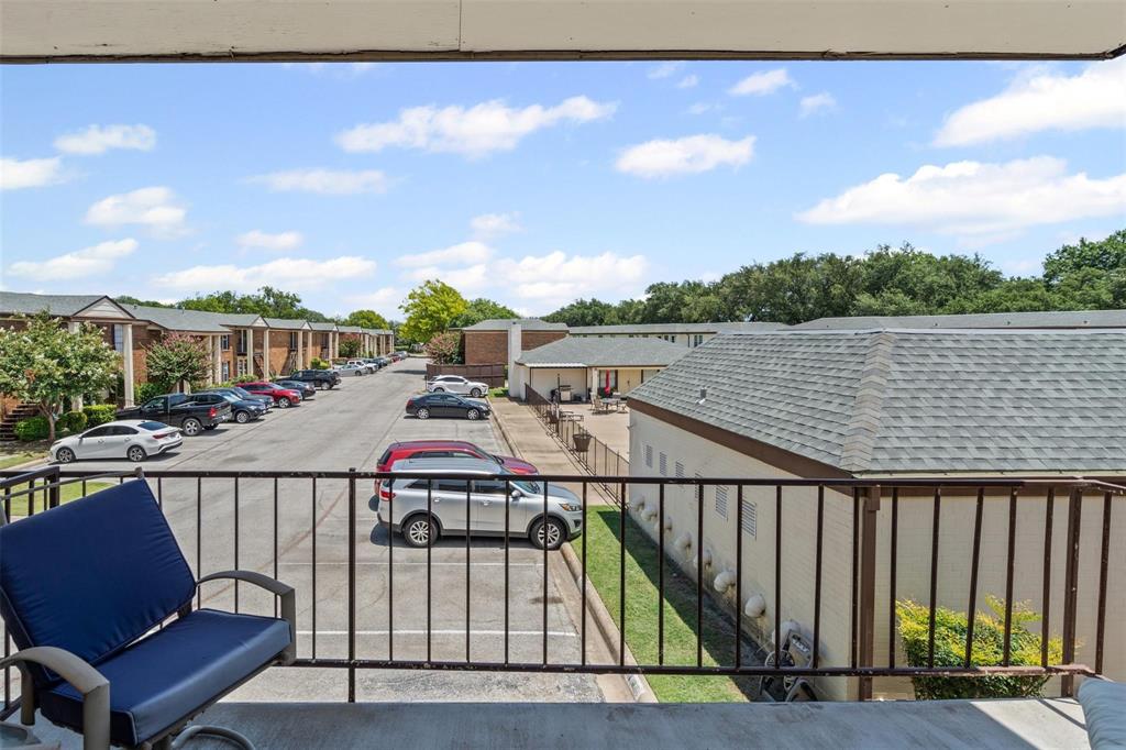 Ridglea Estate Condo - Residential