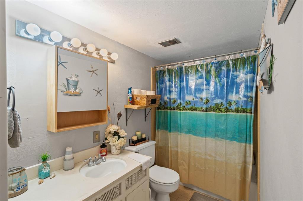 Ridglea Estate Condo - Residential