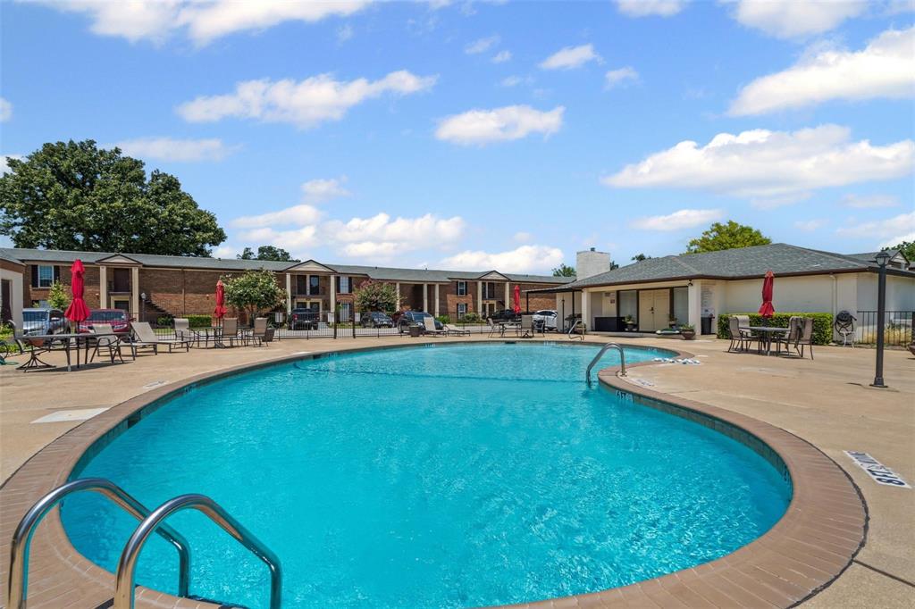 Ridglea Estate Condo - Residential