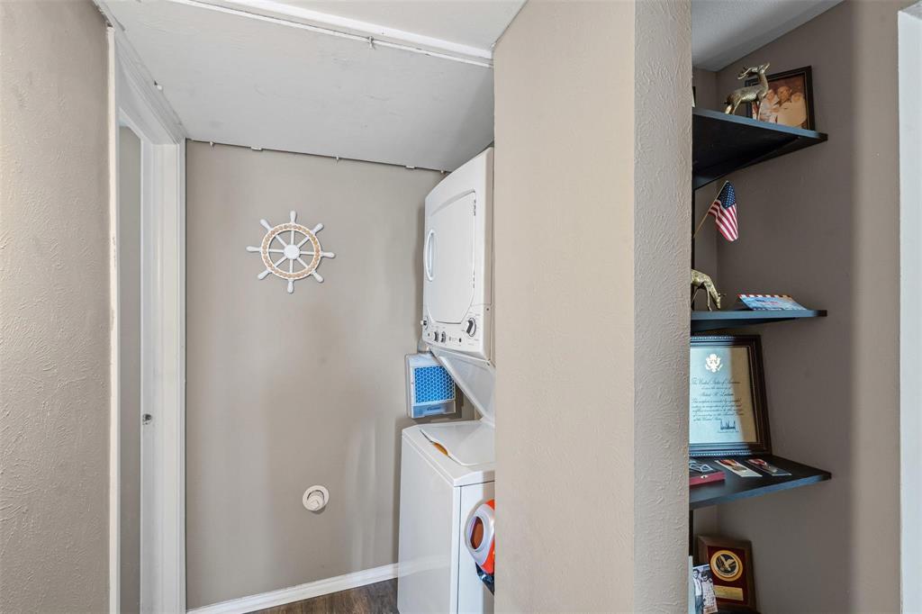 Ridglea Estate Condo - Residential