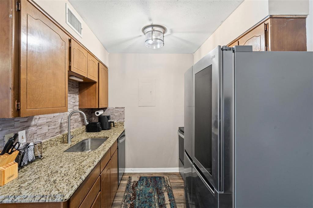 Ridglea Estate Condo - Residential