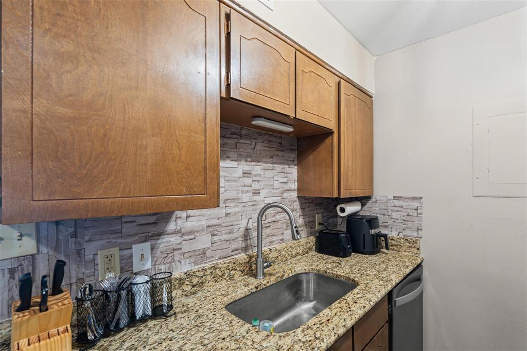 Ridglea Estate Condo - Residential