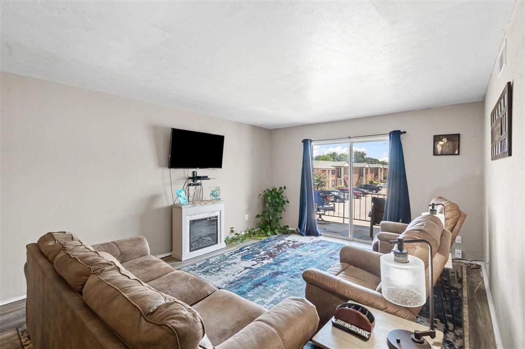 Ridglea Estate Condo - Residential