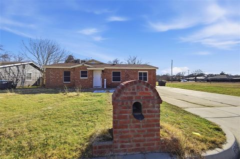 Photo of 6008 Grayson Street, Fort Worth, TX 76119 (MLS # 21168577)