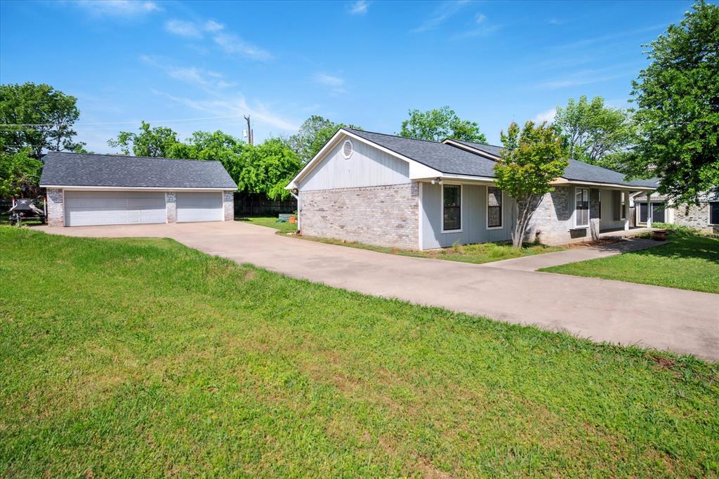 505 Oak Lake