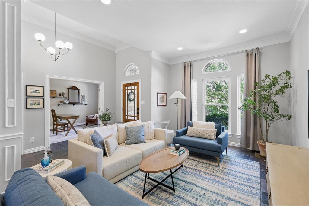59 Remington Drive W