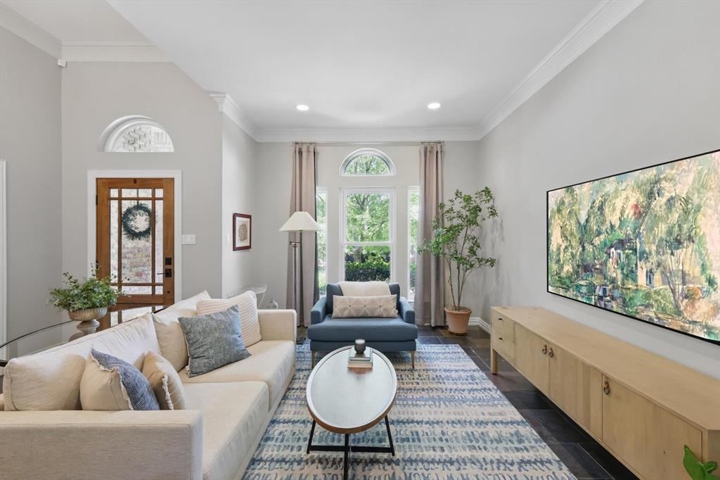 59 Remington Drive W