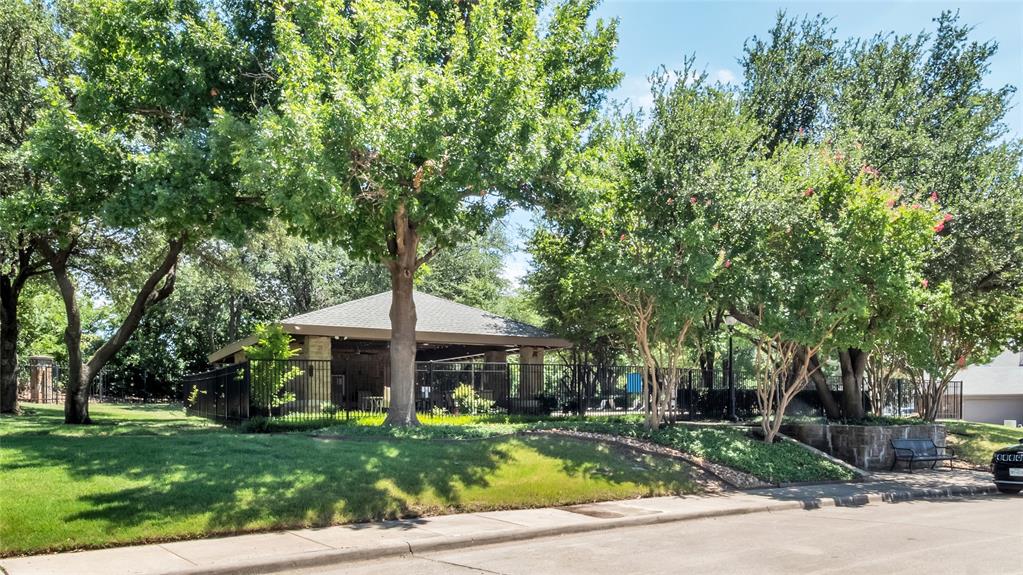 Highland Creek Manor - Residential