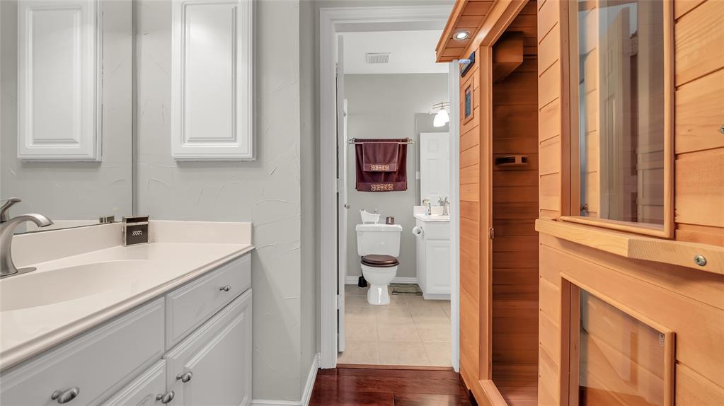 Highland Creek Manor - Residential