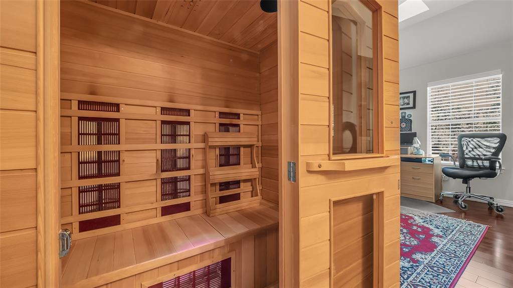 Highland Creek Manor - Residential