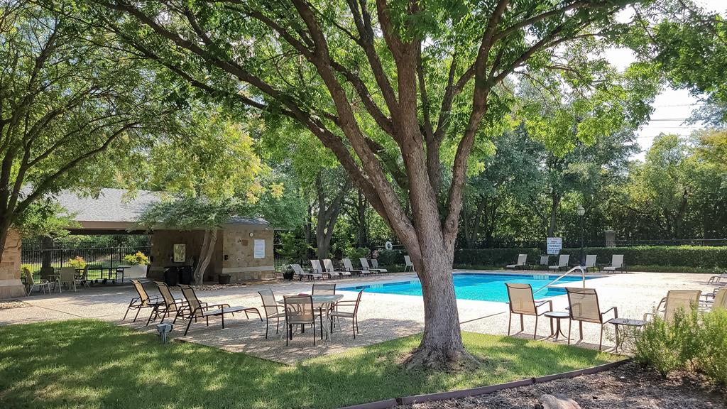 Highland Creek Manor - Residential