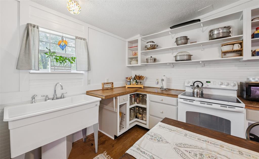 Chico, Texas 76431, United States, 2 Bedrooms Bedrooms, ,2 BathroomsBathrooms,Residential,Active,162346