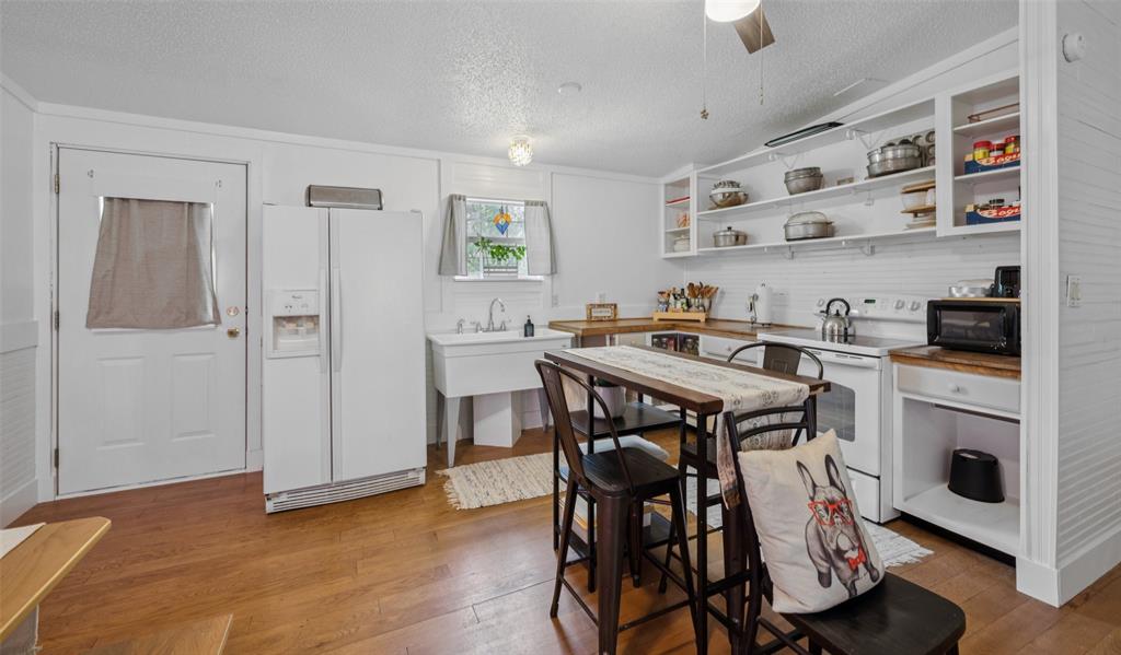 Chico, Texas 76431, United States, 2 Bedrooms Bedrooms, ,2 BathroomsBathrooms,Residential,Active,162346