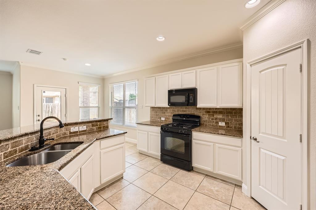 1017 Oarlock Drive