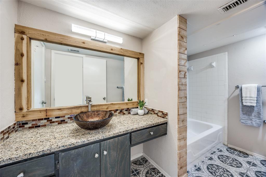 Hollows North Condo - Residential