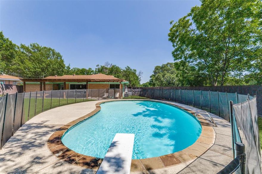 MOTIVATED SELLER! Welcome to this exceptional three-bedroom, two-bath residence complete with a refreshing saltwater pool, situated in the well-established Ridglea South community. This home showcases the timeless appeal of West Side Fort Worth, beautifully blended with contemporary upgrades. Upon entering, you are welcomed by a warm and inviting atmosphere. The living space is bathed in natural light from large windows that provide views of the spacious backyard, and it features a delightful electric fireplace that serves as a cozy focal point. The kitchen boasts stylish quartz countertops, a fashionable subway tile backsplash, and modern stainless steel appliances. It flows seamlessly into a spacious dining area, highlighted by two French doors that open to the backyard. This dining space is large enough for a sizable table and includes a welcoming dry bar, ideal for hosting gatherings with friends and family. The secondary bedrooms are strategically located away from the primary suite, providing added privacy. The backyard is a paradise for entertaining, featuring a generous covered patio with an extended section, reinforced by robust cedar beams anchored in concrete for extra strength. Spend sunny summer days in the large in-ground saltwater pool, which includes a diving board and a safety fence for your peace of mind. The spacious yard also offers ample room for pets to explore or for starting a garden.
LOCATION! LOCATION! LOCATION! This home offers convenient access to a variety of dining, shopping, and entertainment venues. Don't miss your chance to discover this fantastic property—book your visit today!