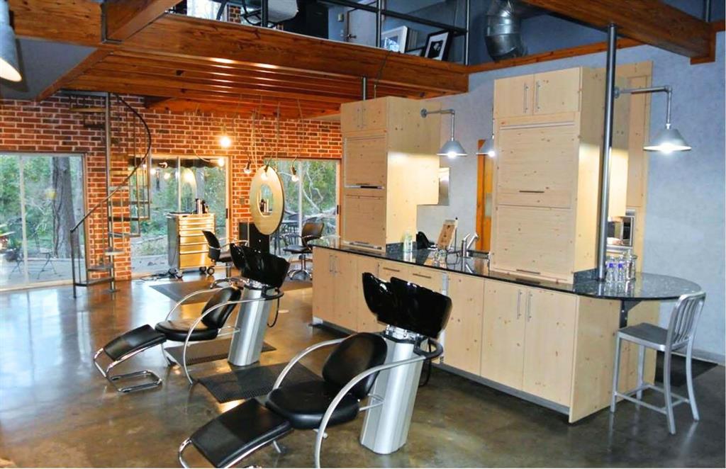 ABST A0021 V TEJADA - Commercial Sale