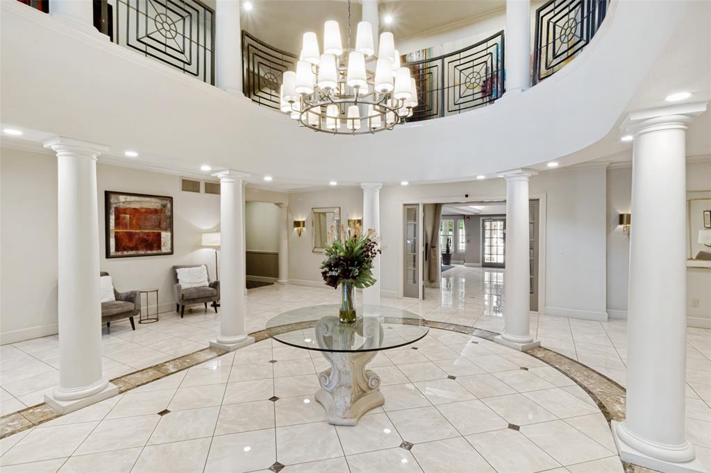 Wyndemere Condo - Residential