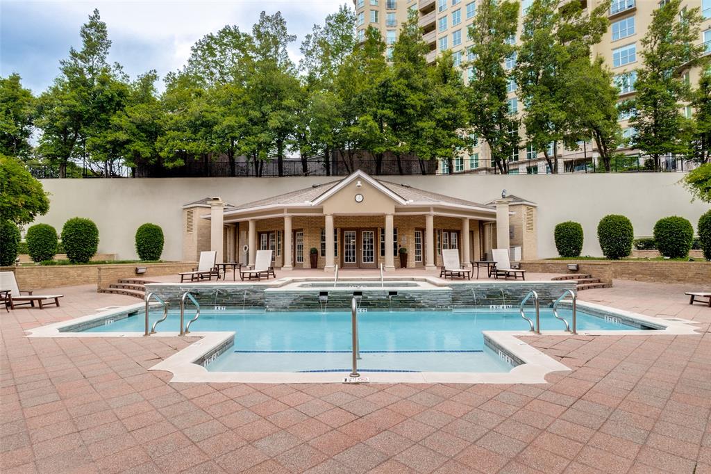 Wyndemere Condo - Residential