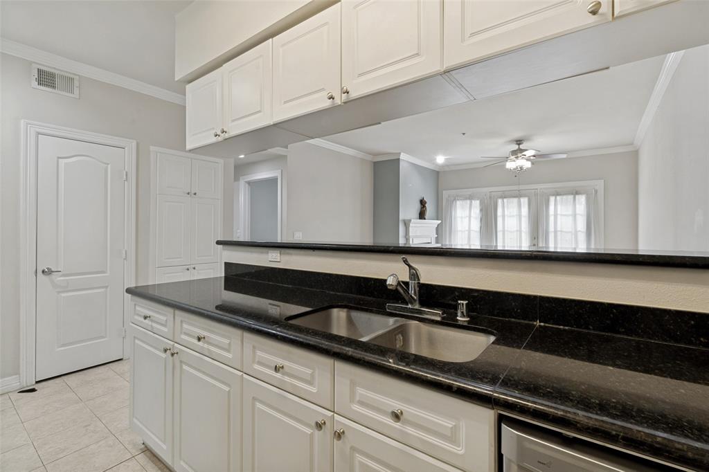 Wyndemere Condo - Residential