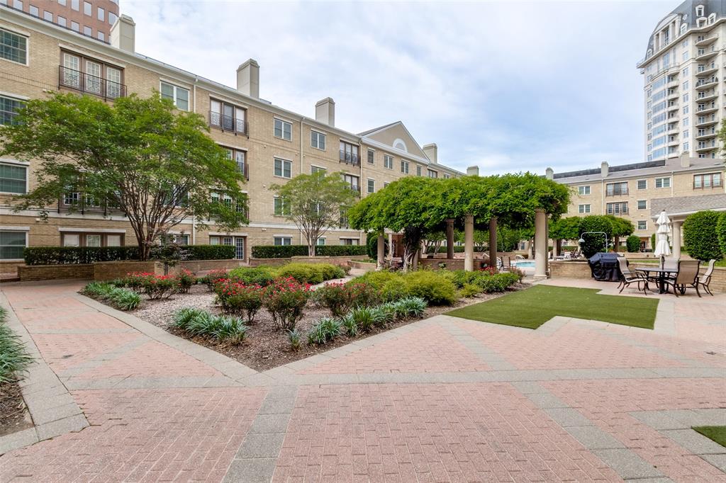 Wyndemere Condo - Residential