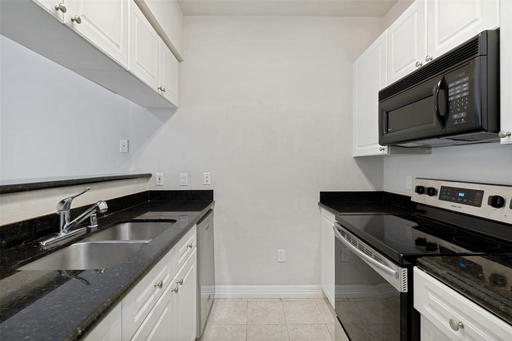 Wyndemere Condo - Residential