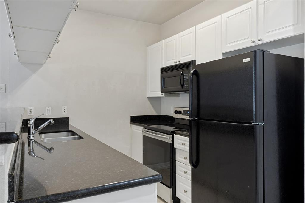 Wyndemere Condo - Residential