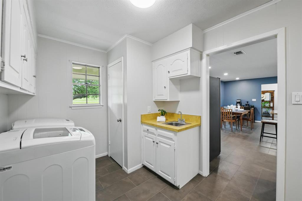 Denton, Texas 76207, United States, 3 Bedrooms Bedrooms, ,3 BathroomsBathrooms,Residential,Pending,125100