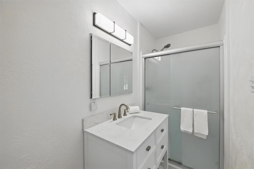 Denton, Texas 76207, United States, 3 Bedrooms Bedrooms, ,3 BathroomsBathrooms,Residential,Pending,125100