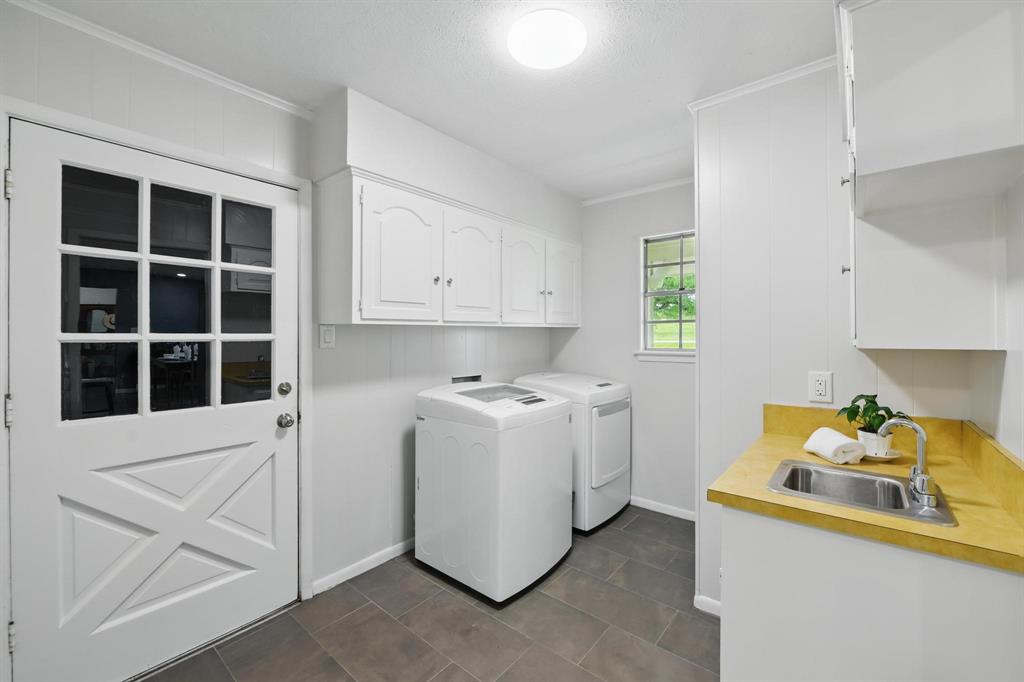 Denton, Texas 76207, United States, 3 Bedrooms Bedrooms, ,3 BathroomsBathrooms,Residential,Pending,125100