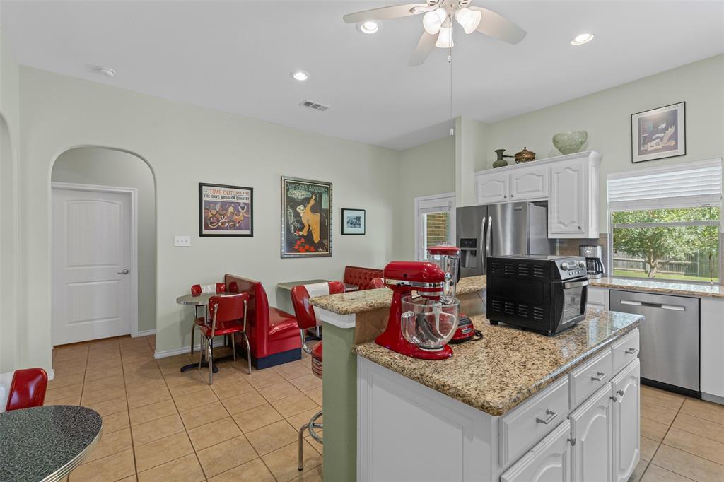 Edgecliff Village, Texas 76134, United States, 3 Bedrooms Bedrooms, ,2 BathroomsBathrooms,Residential,Pending,136078