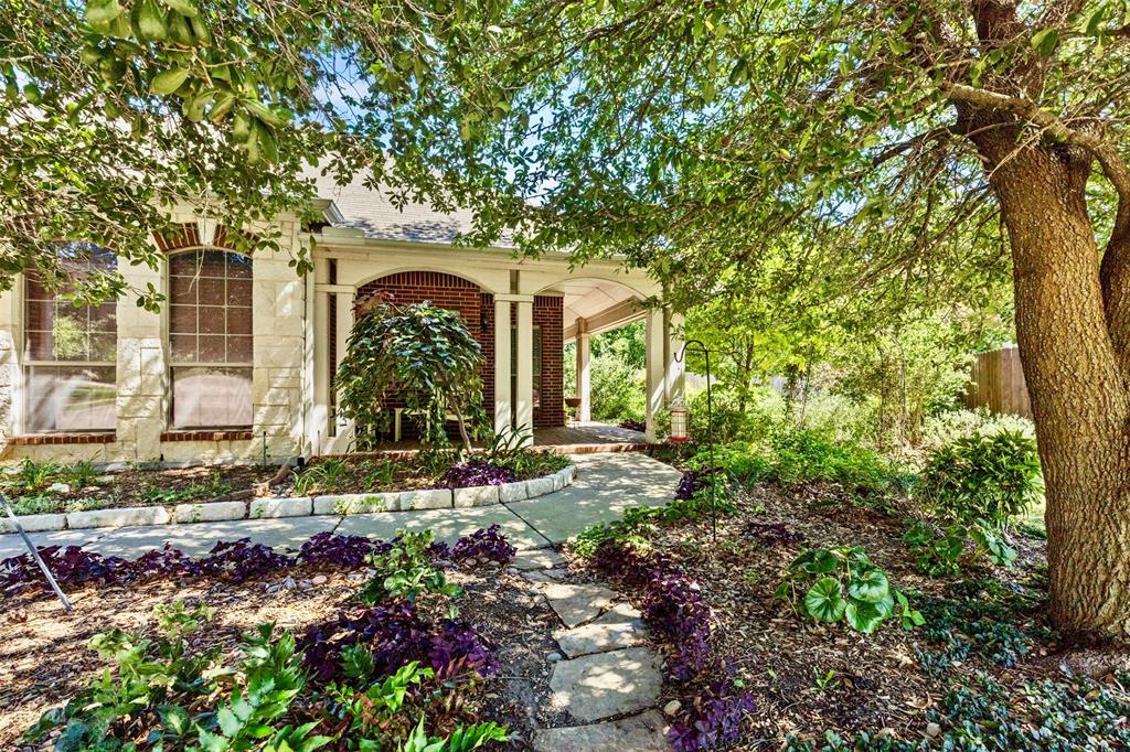 Edgecliff Village, Texas 76134, United States, 3 Bedrooms Bedrooms, ,2 BathroomsBathrooms,Residential,Pending,136078