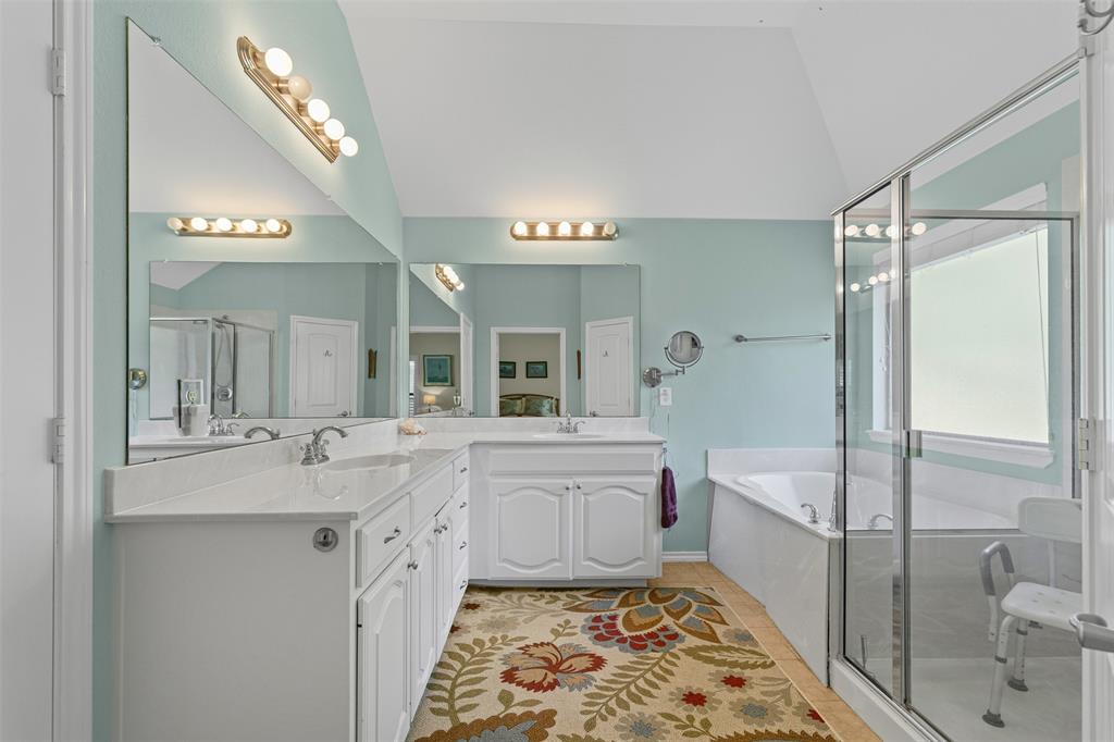 Edgecliff Village, Texas 76134, United States, 3 Bedrooms Bedrooms, ,2 BathroomsBathrooms,Residential,Pending,136078