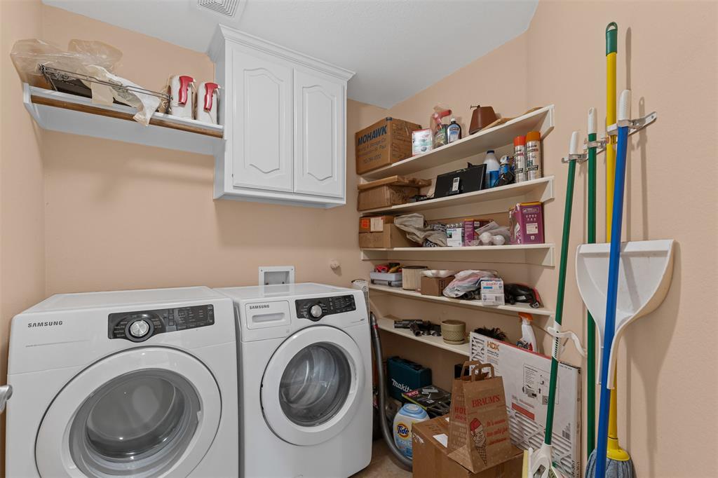 Edgecliff Village, Texas 76134, United States, 3 Bedrooms Bedrooms, ,2 BathroomsBathrooms,Residential,Pending,136078