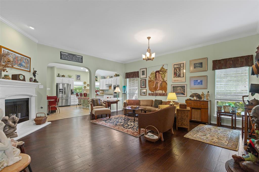 Edgecliff Village, Texas 76134, United States, 3 Bedrooms Bedrooms, ,2 BathroomsBathrooms,Residential,Pending,136078