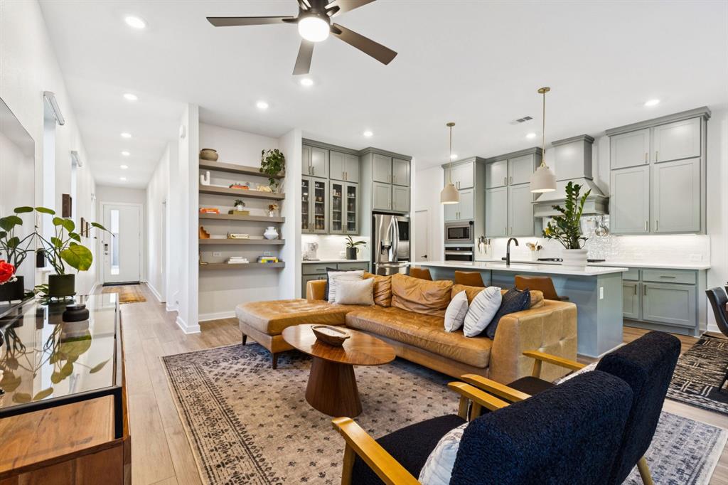 Fort Worth Ave Twnhms - Residential