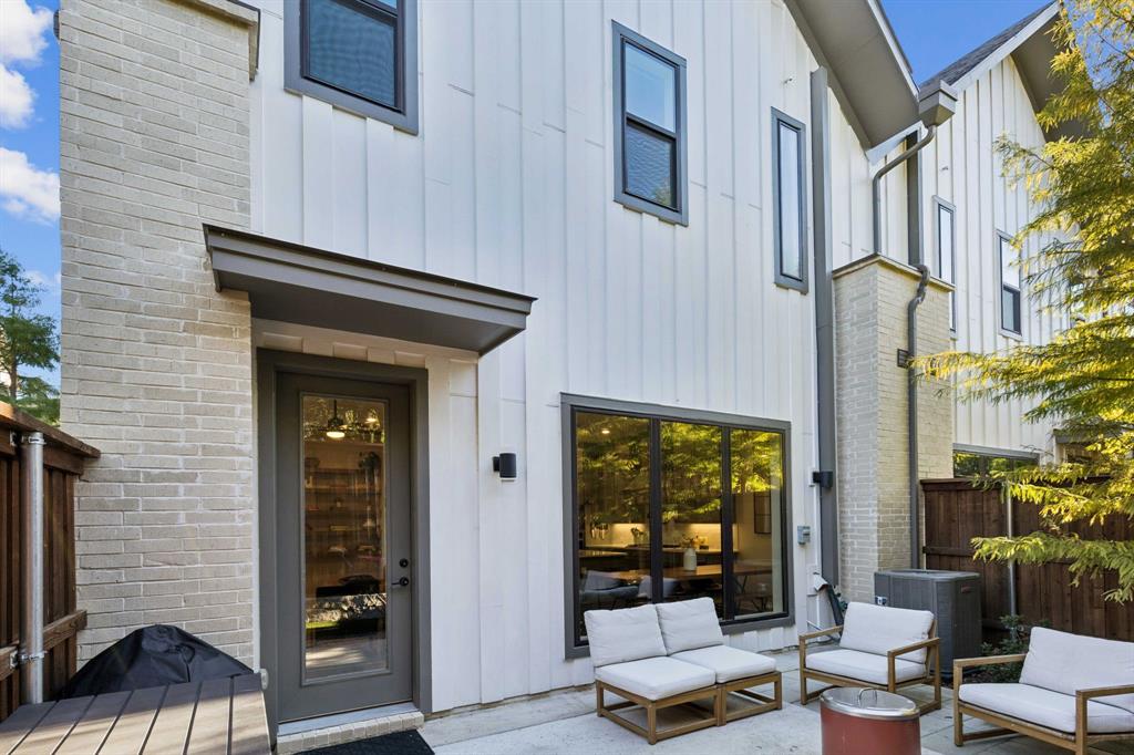 Fort Worth Ave Twnhms - Residential